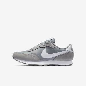 Nike MD Valiant Older Tenisky Detske Siva Biele | NK698ICO